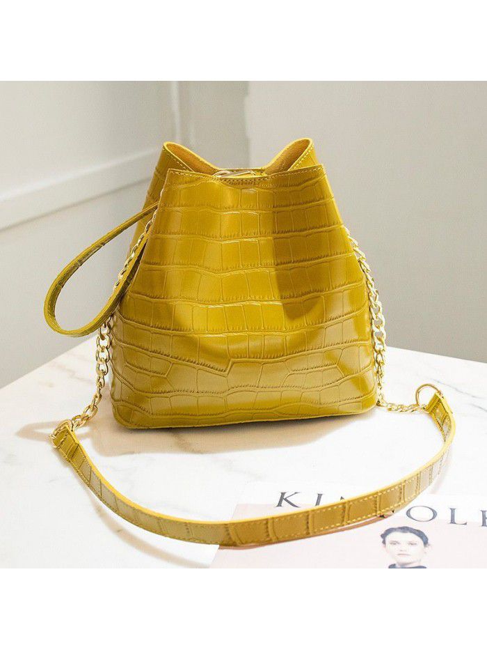 Bag women 2020 new fashion one shoulder messenger bag net red all kinds of casual bag crocodile water bucket women's bag
