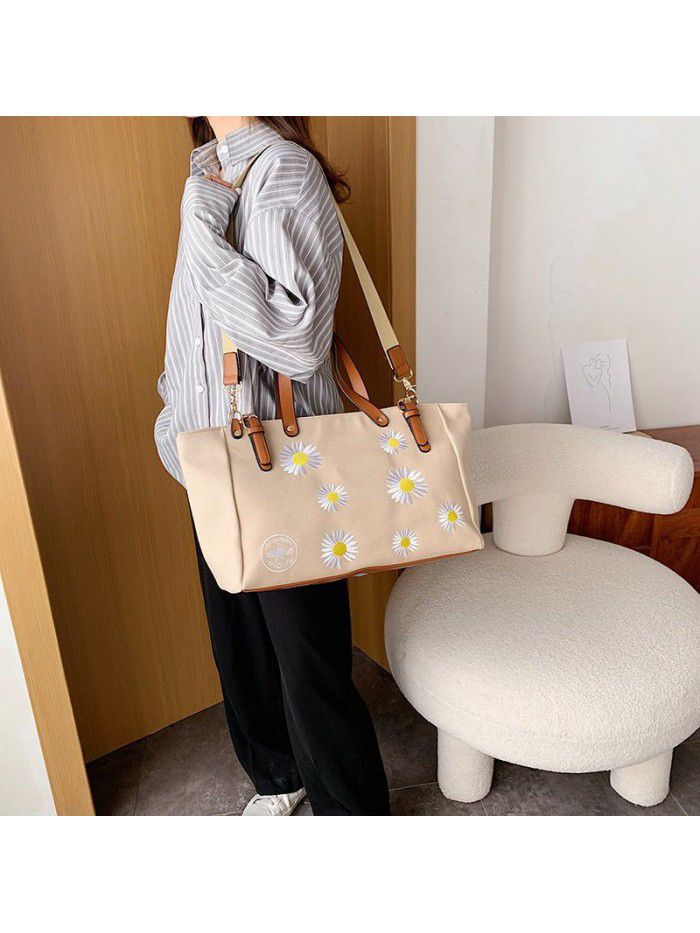 Large capacity single shoulder bag women's bag 2020 new fashion Korean style straddle bag fashion small Zou chrysanthemum Canvas Tote Bag
