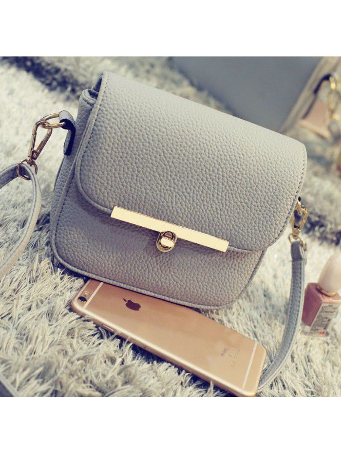 A new fashion women's bag 2020 messenger bag simple small square bag retro single shoulder cross cell phone small bag
