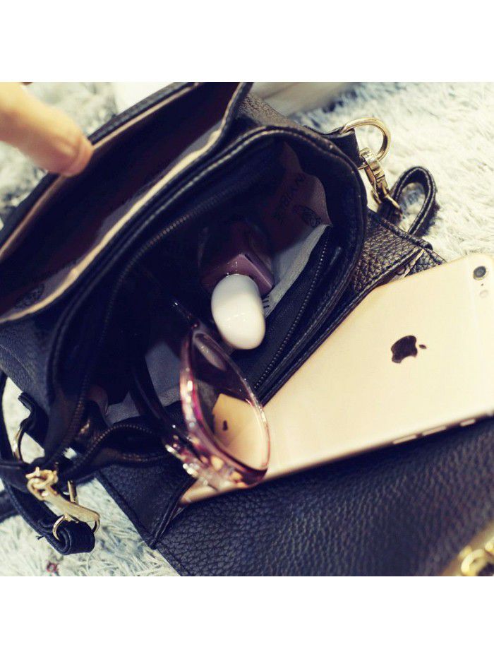 A new fashion women's bag 2020 messenger bag simple small square bag retro single shoulder cross cell phone small bag
