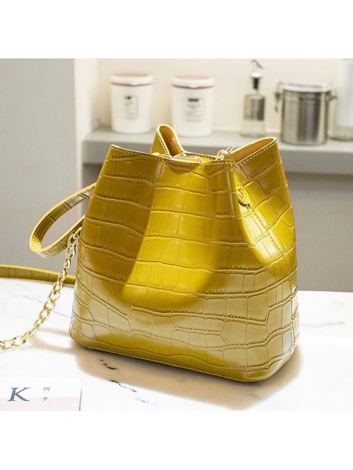 Bag women 2020 new fashion one shoulder messenger bag net red all kinds of casual bag crocodile water bucket women's bag
