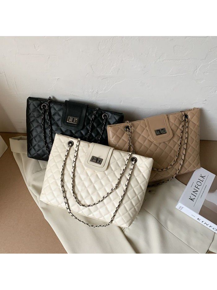 Bag women's autumn 2020 new fashion versatile Lingge embroidery chain bag women's single shoulder slant span bag wholesale