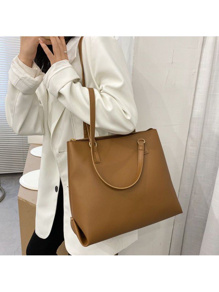 Advanced sense women's large capacity bag women's bag autumn and winter 2020 new fashion network red versatile One Shoulder Tote Bag