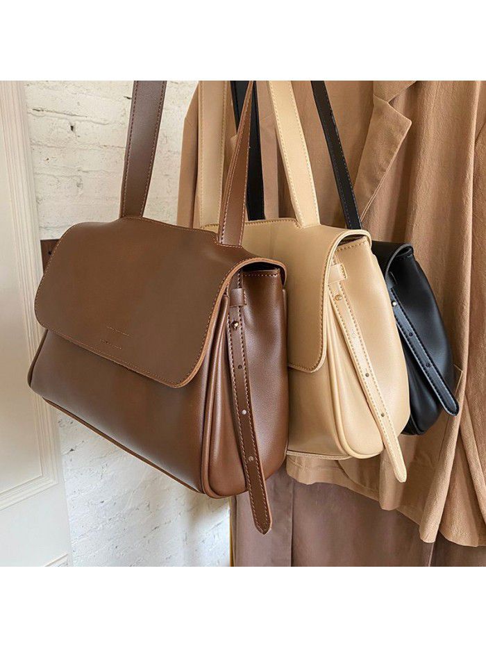 Bag women's new simple shoulder bag in autumn and winter 2020 large capacity commuting Bag Tote Bag casual versatile messenger bag