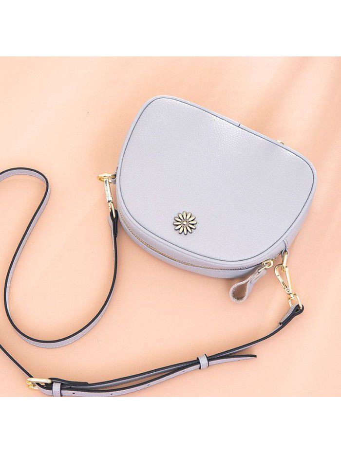 Leather messenger bag women's small round bag 2021 spring new leisure middle aged mother's small bag soft leather one shoulder bag