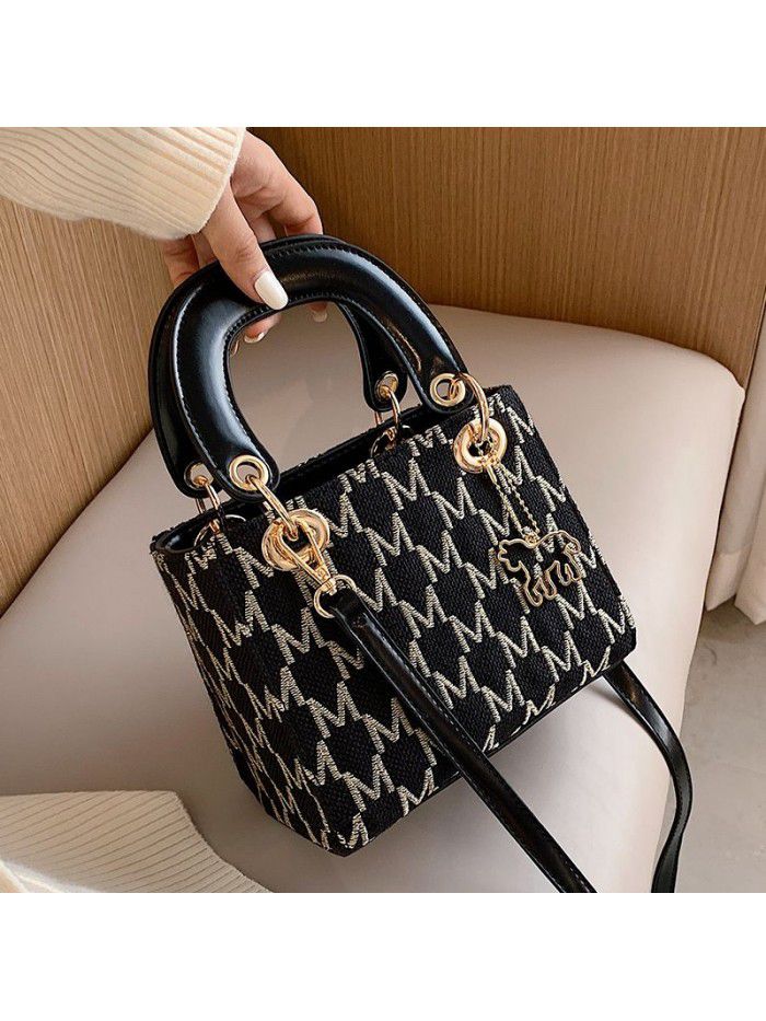 Baroness Mini Bag 2020 new fashion versatile One Shoulder Messenger Bag net red hand Princess bag