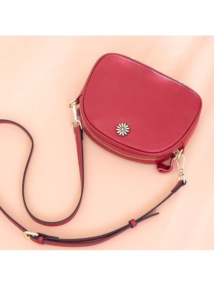 Leather messenger bag women's small round bag 2021 spring new leisure middle aged mother's small bag soft leather one shoulder bag