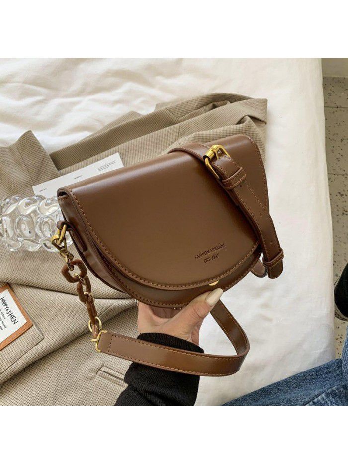 Fashionable and versatile chain bag women's bag autumn and winter 2020 new style messenger bag net red fashion one shoulder saddle bag