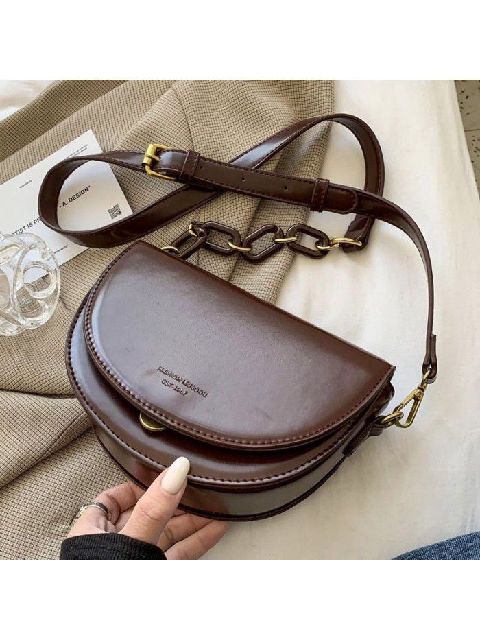 Fashionable and versatile chain bag women's bag autumn and winter 2020 new style messenger bag net red fashion one shoulder saddle bag