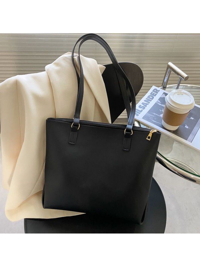 Advanced sense women's large capacity bag women's bag autumn and winter 2020 new fashion network red versatile One Shoulder Tote Bag