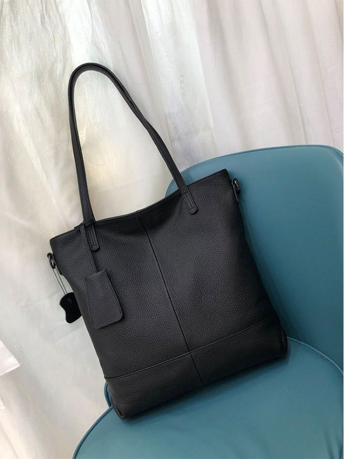 Cross border head leather Crossbody women's bag 2021 new European and American fashion leather shoulder bag leisure Women's bag 8307