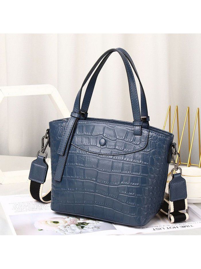 Crocodile leather women's bag 2021 new wide shoulder strap Messenger Bag Fashion top layer leather portable single shoulder bag 3629