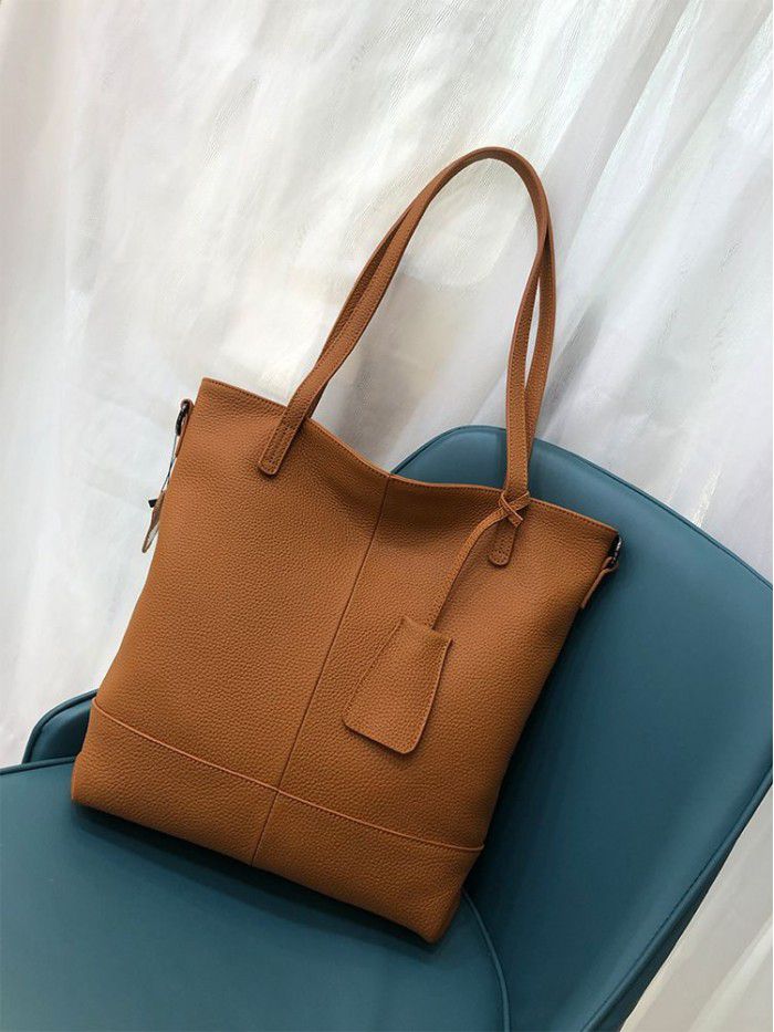 Cross border head leather Crossbody women's bag 2021 new European and American fashion leather shoulder bag leisure Women's bag 8307