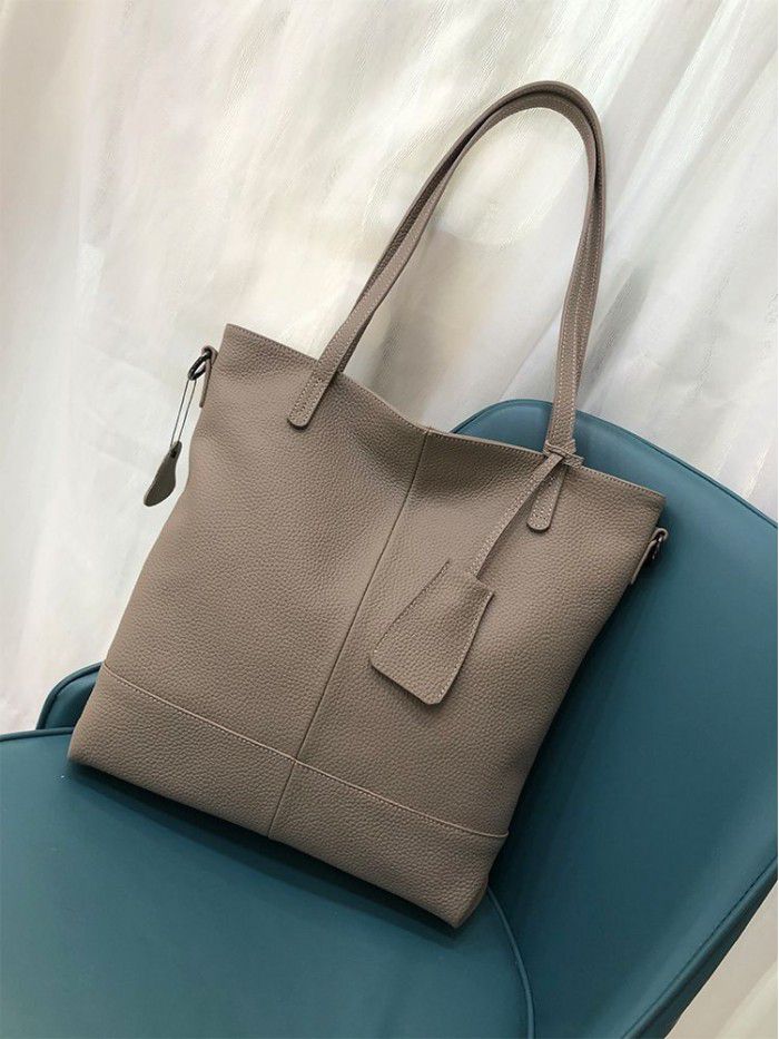 Cross border head leather Crossbody women's bag 2021 new European and American fashion leather shoulder bag leisure Women's bag 8307