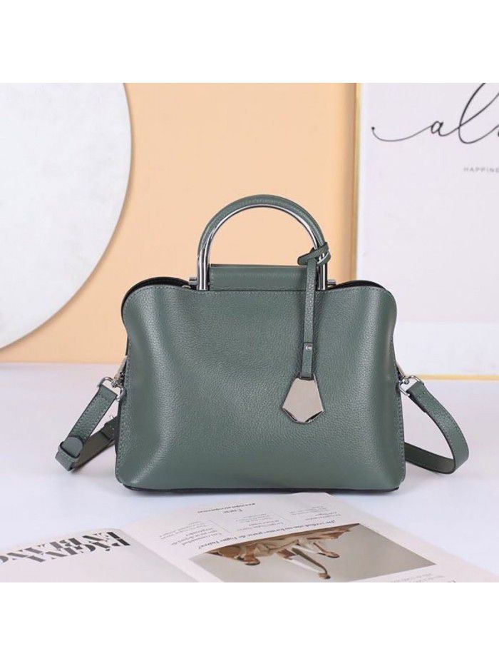 Commuting top leather handbag 2021 new atmospheric leather women's bag fashion versatile Messenger Shoulder Bag 8108