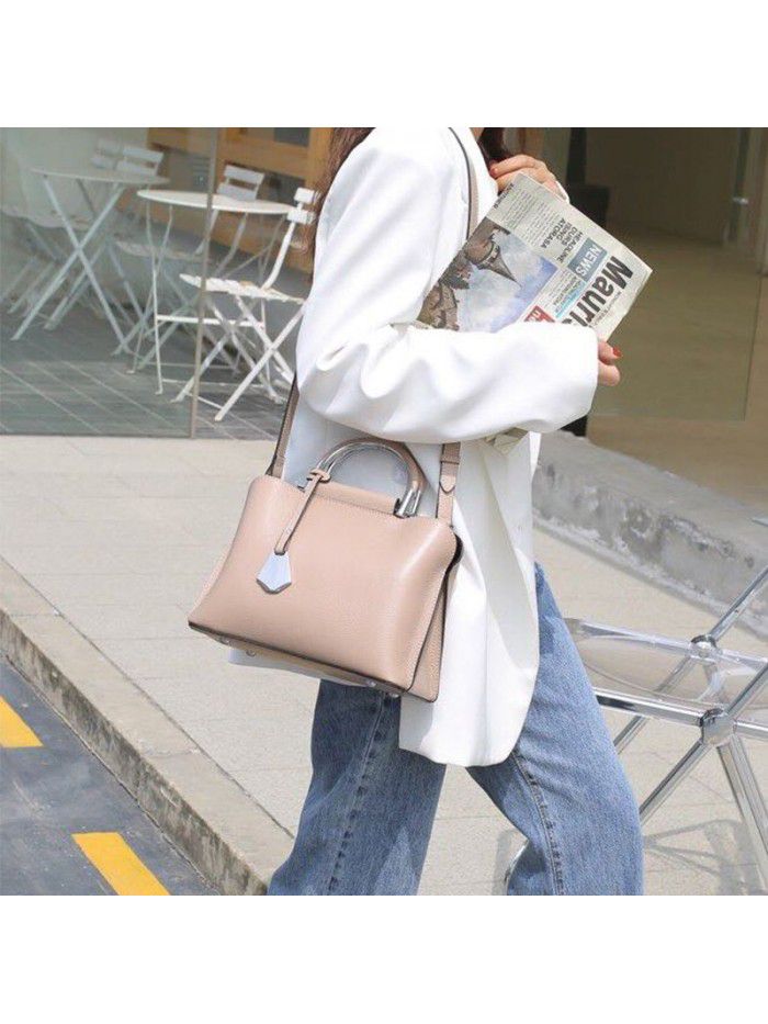 Commuting top leather handbag 2021 new atmospheric leather women's bag fashion versatile Messenger Shoulder Bag 8108