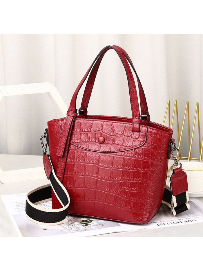 Crocodile leather women's bag 2021 new wide shoulder strap Messenger Bag Fashion top layer leather portable single shoulder bag 3629