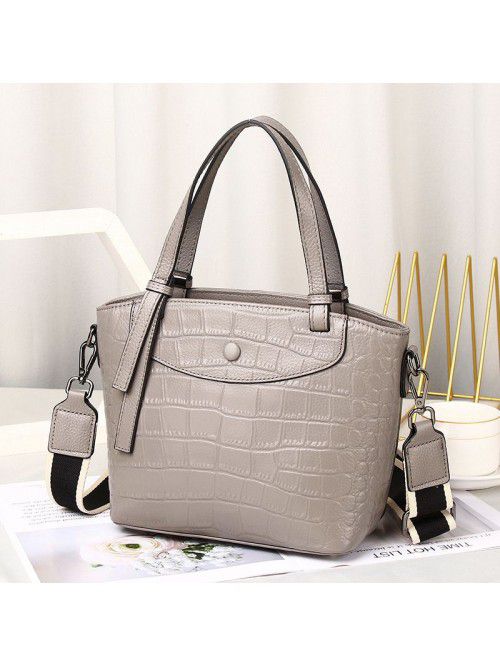 Crocodile leather women's bag 2021 new wide should...