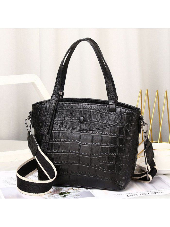 Crocodile leather women's bag 2021 new wide shoulder strap Messenger Bag Fashion top layer leather portable single shoulder bag 3629