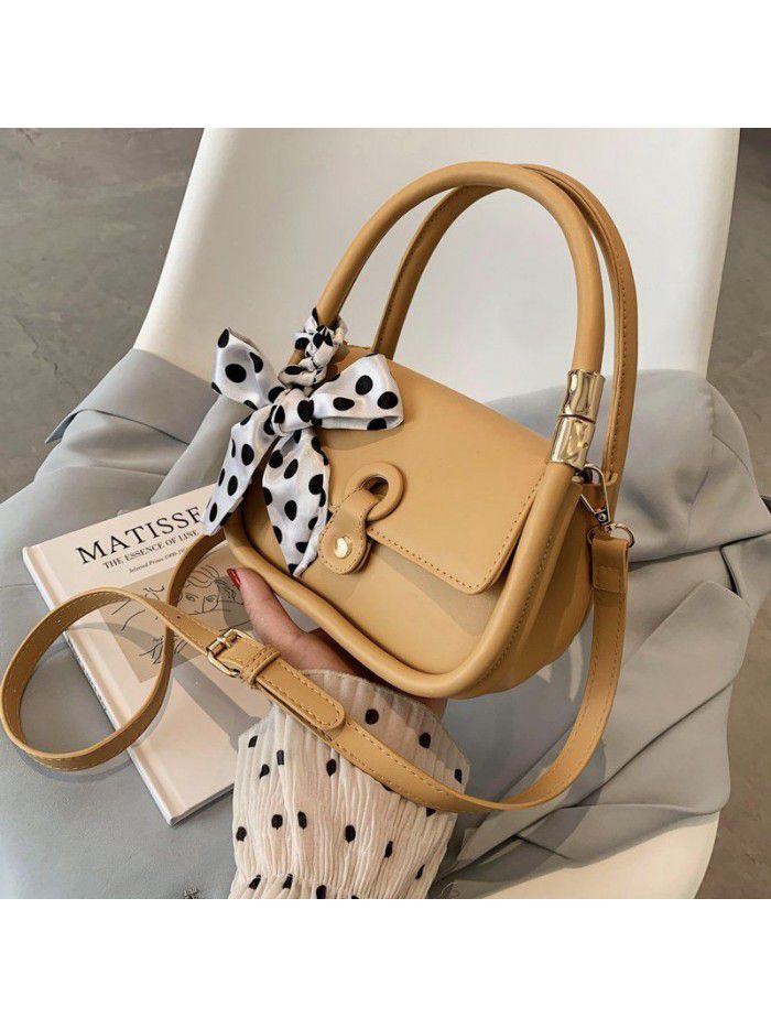 Net red new portable small square bag 2021 new fashion messenger bag foreign fashion popular solid color leisure bag wholesale