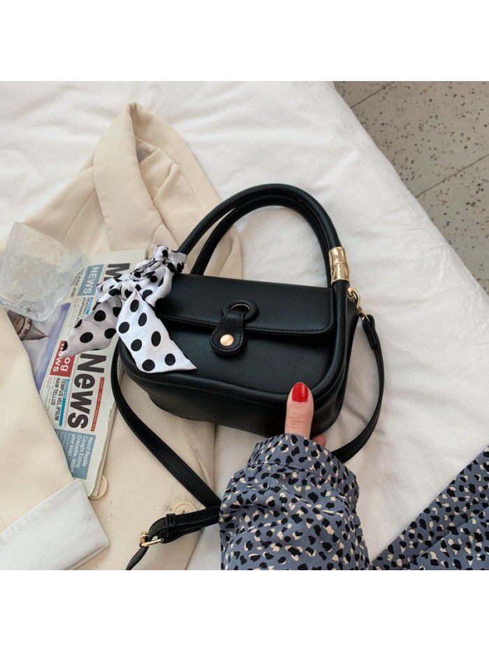 Net red new portable small square bag 2021 new fashion messenger bag foreign fashion popular solid color leisure bag wholesale