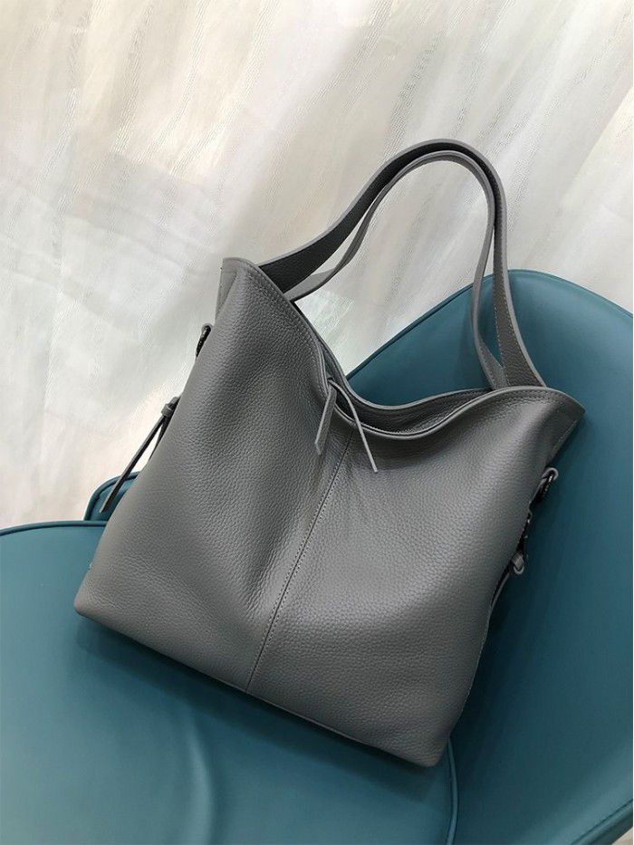 Cross border European and American Leather Women's bag 2021 new trend head leather handbag women's Single Shoulder Messenger Bag 8308