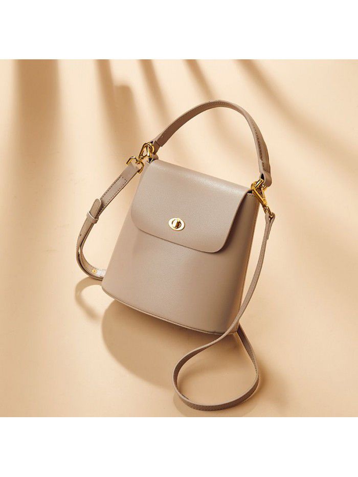 Bucket bag women's 2021 new leather carrying Messenger Bag Small Bag Fashion Shoulder Bag Leather Women's bag 0128