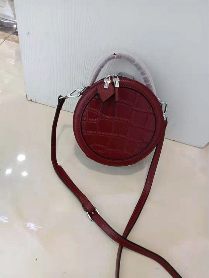 Leather small bag women's bag new 2021 fashion foreign style portable small round bag jaw fish Single Shoulder Messenger Bag 805