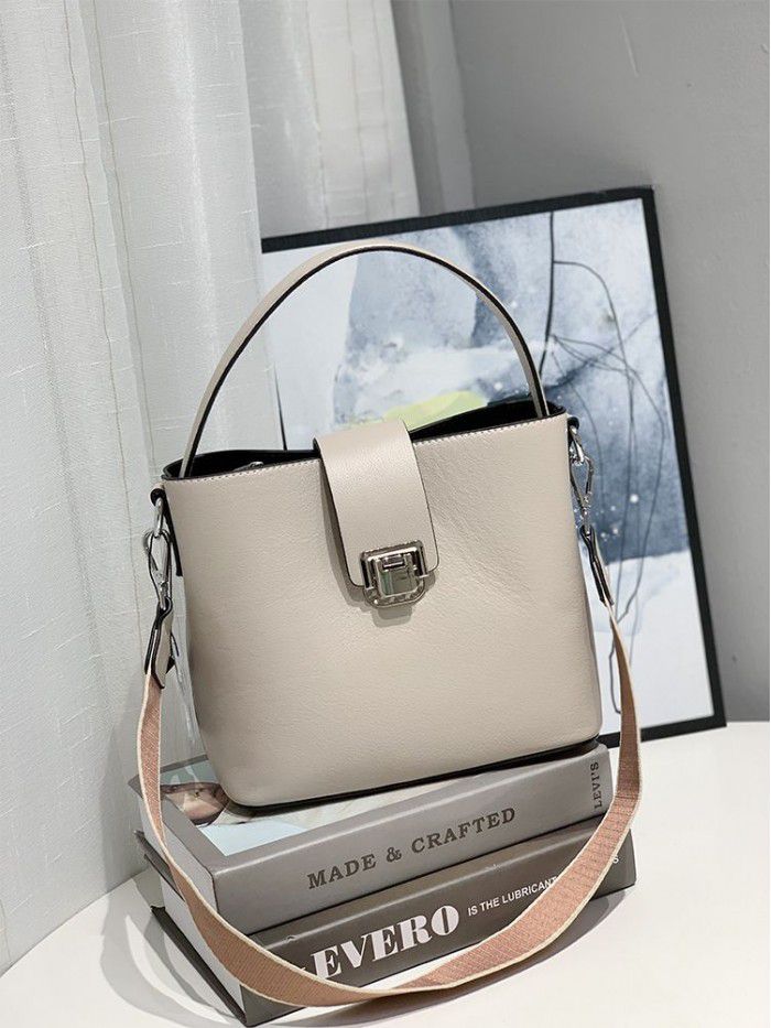 Leather women's bag 2021 new large capacity bucket bag fashion leather hand messenger bag women's shoulder bag 0018