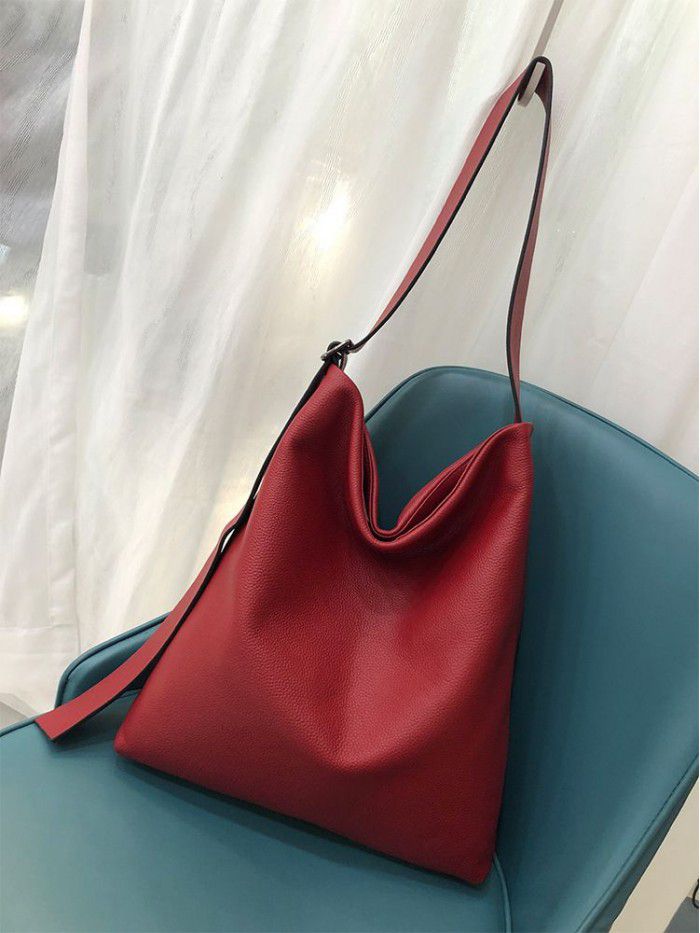 Cross border soft leather bag 2021 new head layer cow leather natural drop crossbar shoulder bag European and American Leather Women's bag 3330