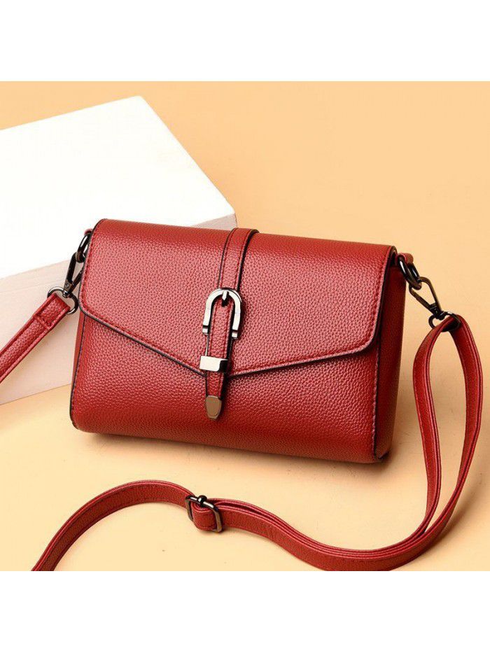 Small bag female 2021 spring and summer new style messenger bag Korean version simple middle-aged female bag mother bag fashion soft leather bag