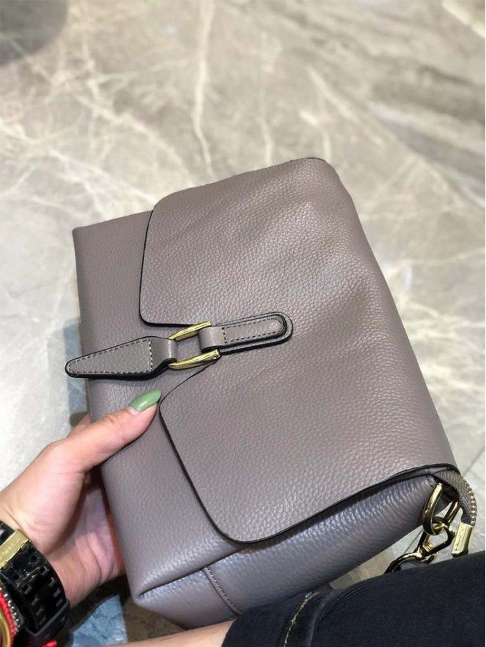 Women's small bag women's new 2021 cowhide women's bag fashion soft leather bag leisure fashion single shoulder bag 8817