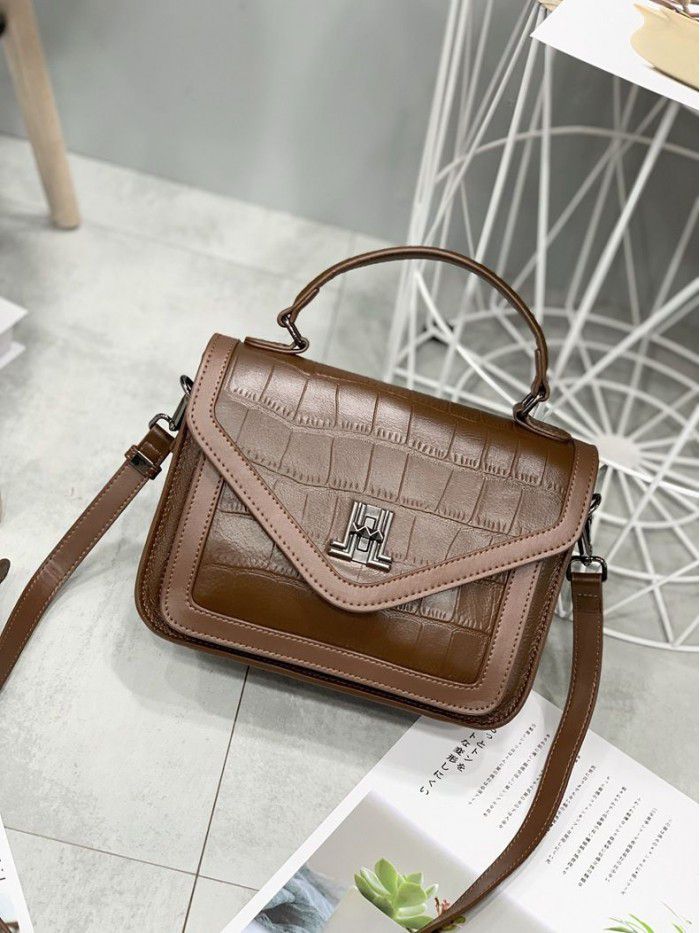  new leather women's bag crocodile pattern postman's bag head layer leather hand messenger bag versatile shoulder bag 9809