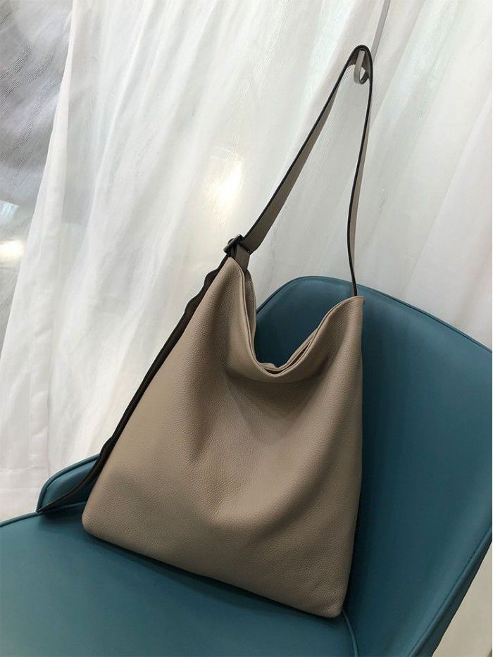 Cross border soft leather bag 2021 new head layer cow leather natural drop crossbar shoulder bag European and American Leather Women's bag 3330