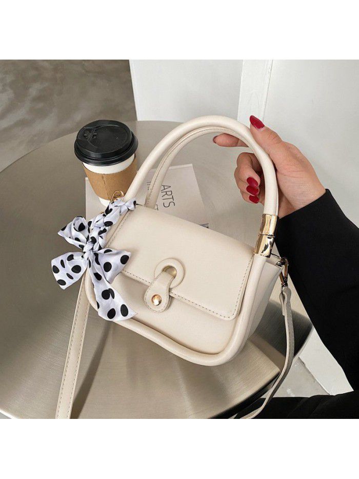 Net red new portable small square bag 2021 new fashion messenger bag foreign fashion popular solid color leisure bag wholesale